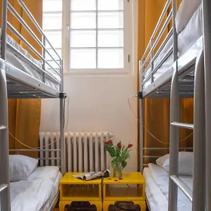 New World St And Private Hostel