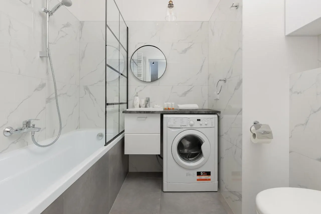 Cozy Apartments With Parking In The 19Th District By Noclegi Renters Varšava 0*,