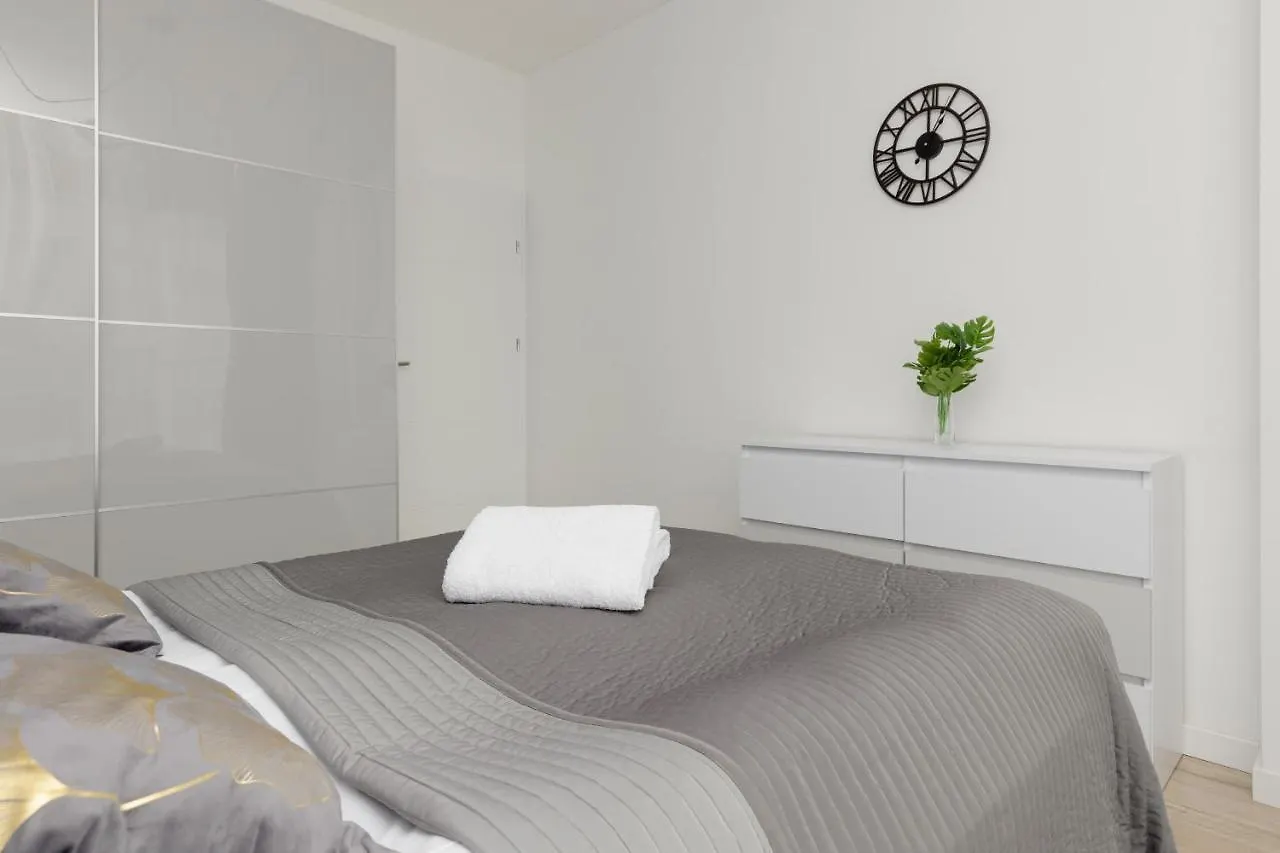 Cozy Apartments With Parking In The 19Th District By Noclegi Renters Varšava