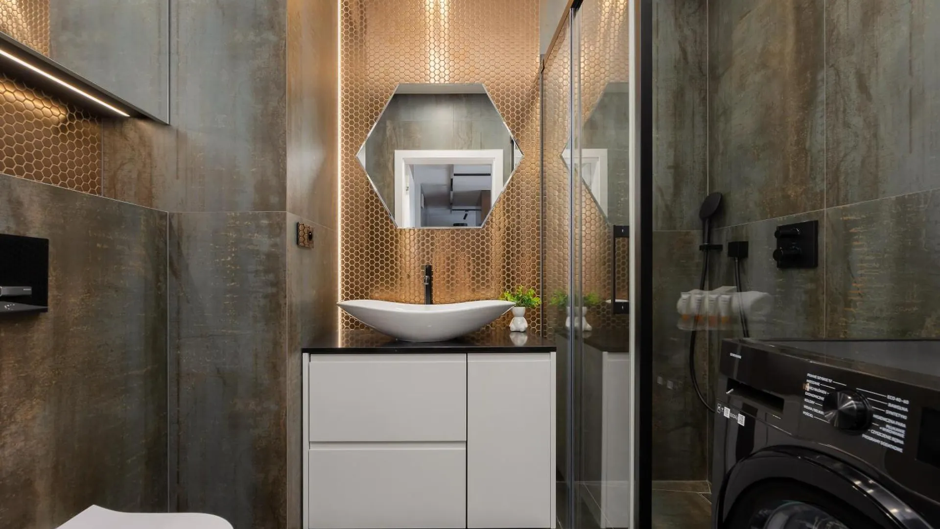 Cozy Apartments With Parking In The 19Th District By Noclegi Renters Varšava