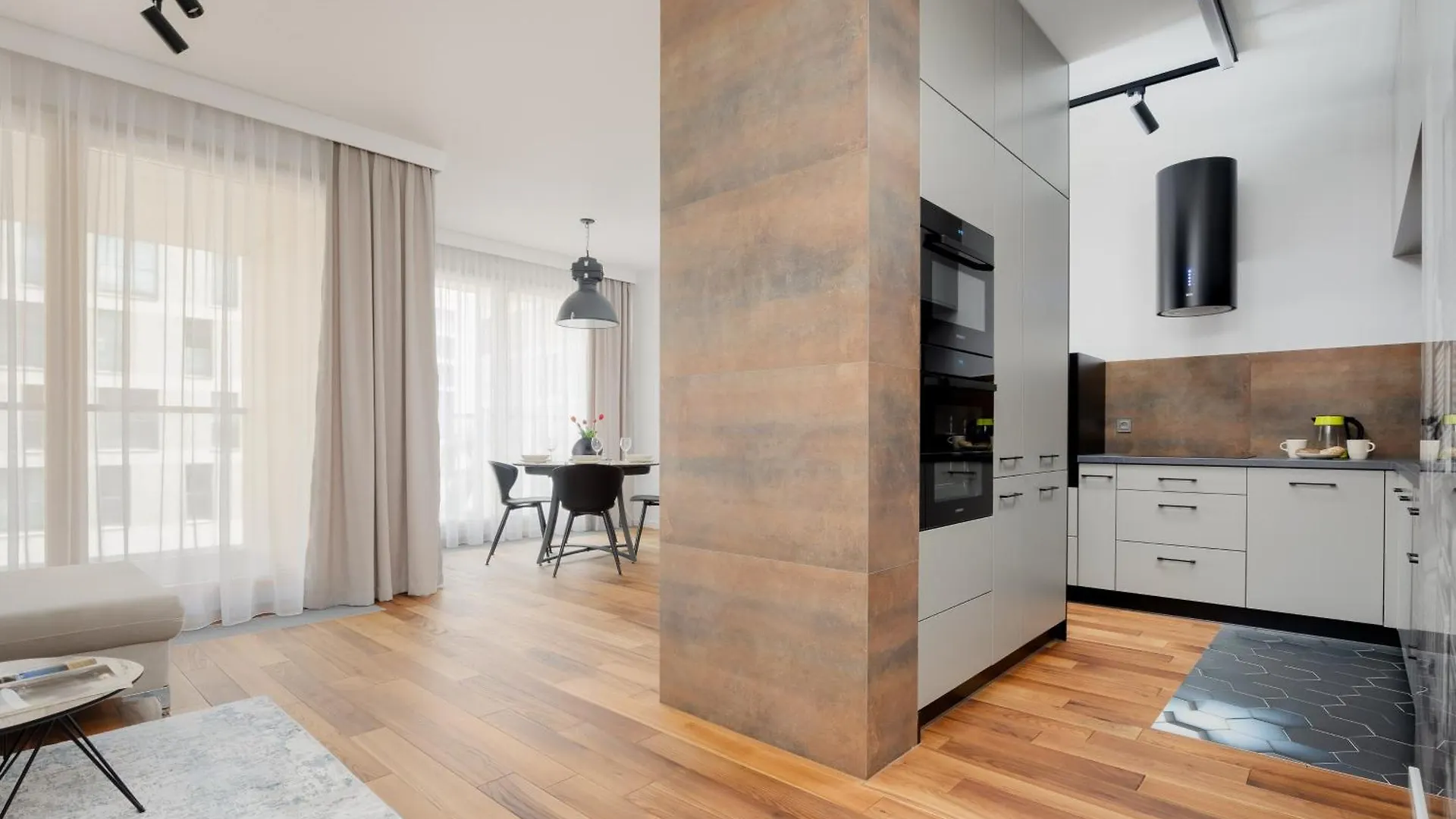 Cozy Apartments With Parking In The 19Th District By Noclegi Renters Varšava