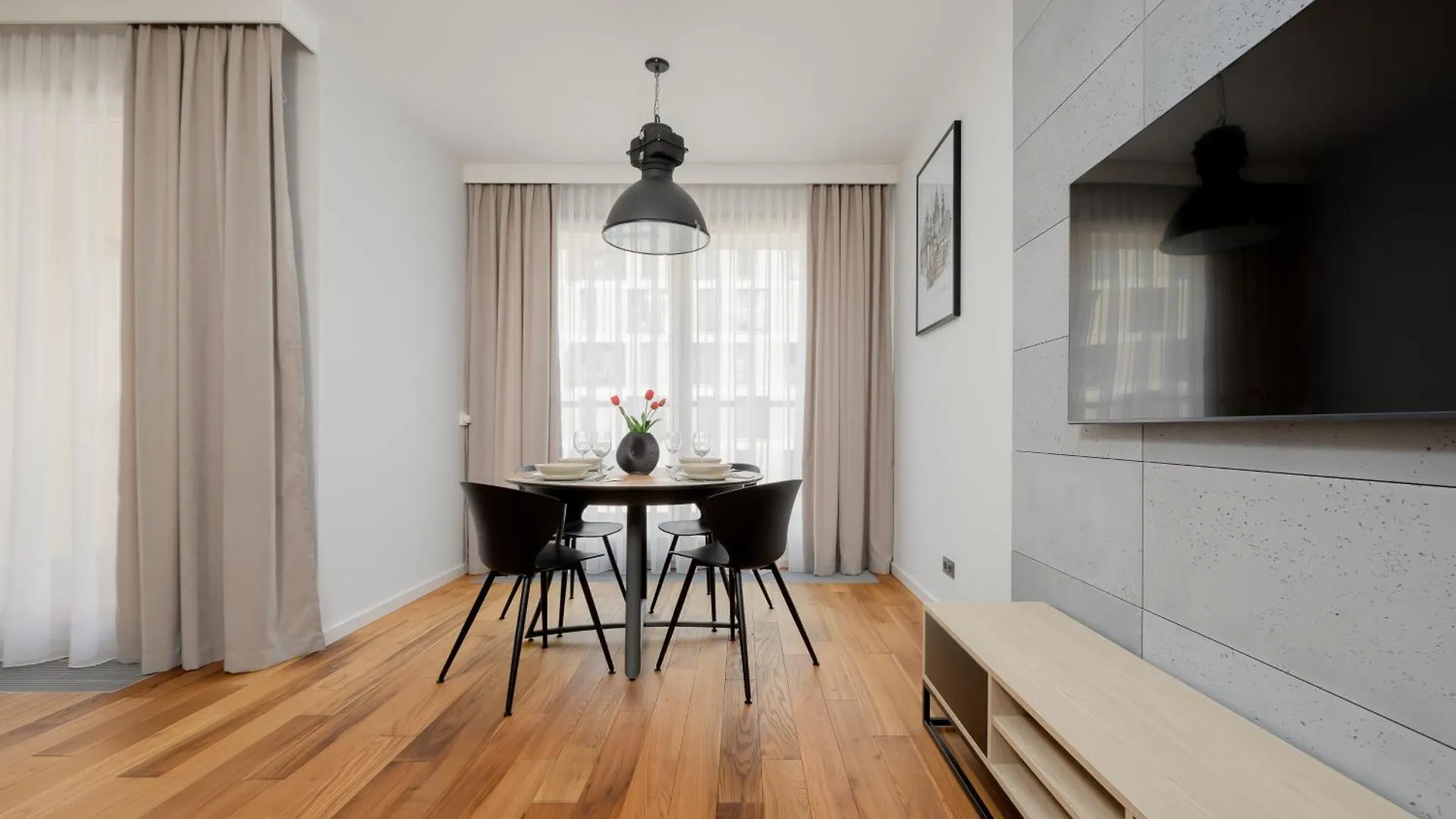 Cozy Apartments With Parking In The 19Th District By Noclegi Renters Varšava Polsko