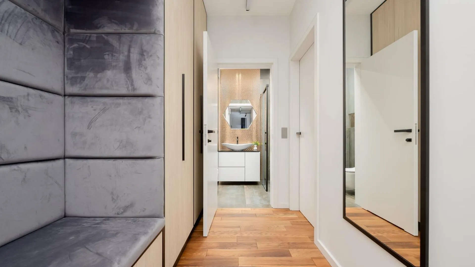 Cozy Apartments With Parking In The 19Th District By Noclegi Renters Varšava